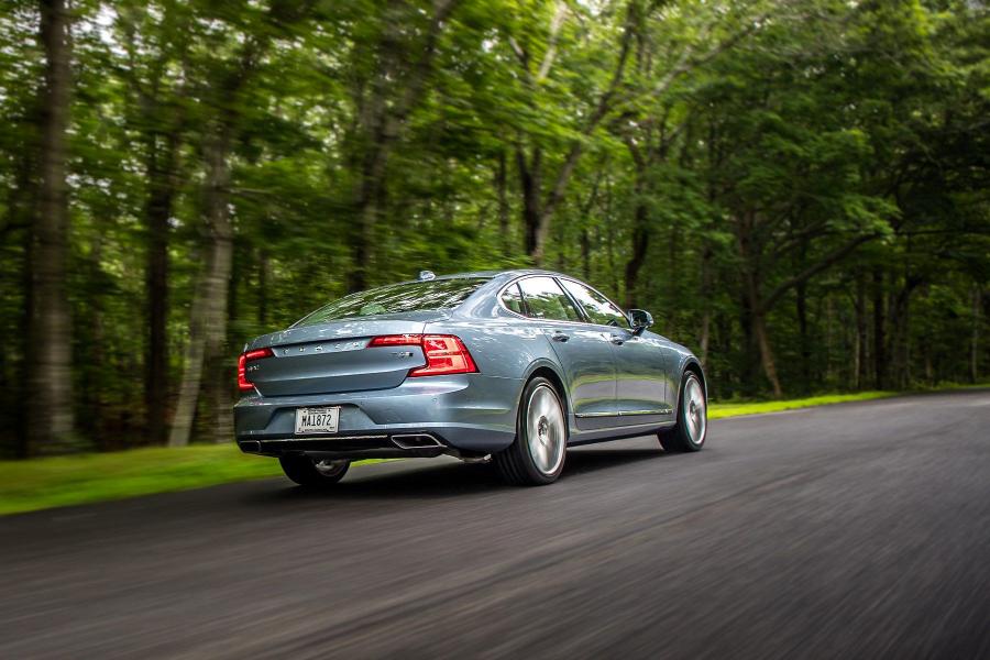  Volvo S90 T6 Inscription 2016 года  (NA) (фото 6 из 11)